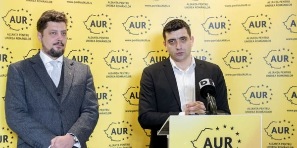 George Simion presedintele Aliantei pentru Unirea Romanilor si Claudiu Tarziu sustin o conferinta de presa FOTO Inquam Photos / Ilona Andrei