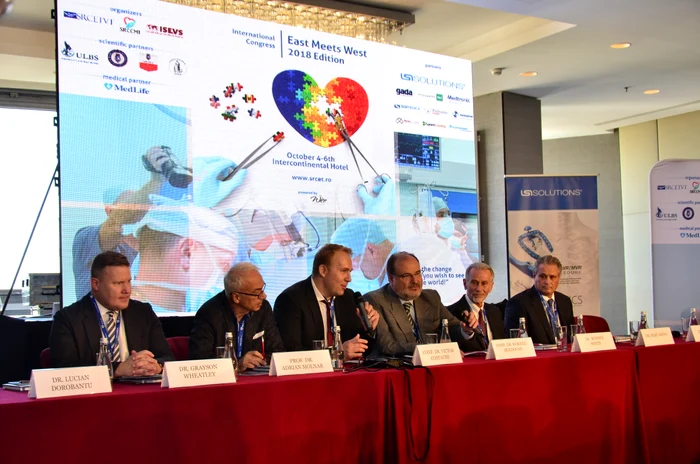 Unii dintre cei mai buni specialiști endovasculari din Europa și SUA participă la Congresul „East Meets West”: dr. Grayson Wheatley, prof. dr. Adrian Molnar, conf. dr. Victor Costache, conf. dr. Horațiu Moldovan, dr. Rodney White și dr. Marc Sakwa