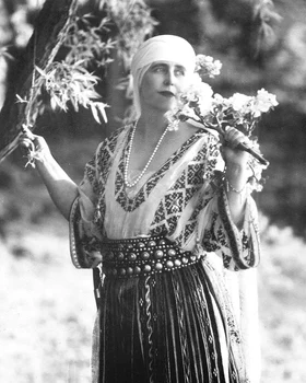 Regina Maria flori (2) jpeg