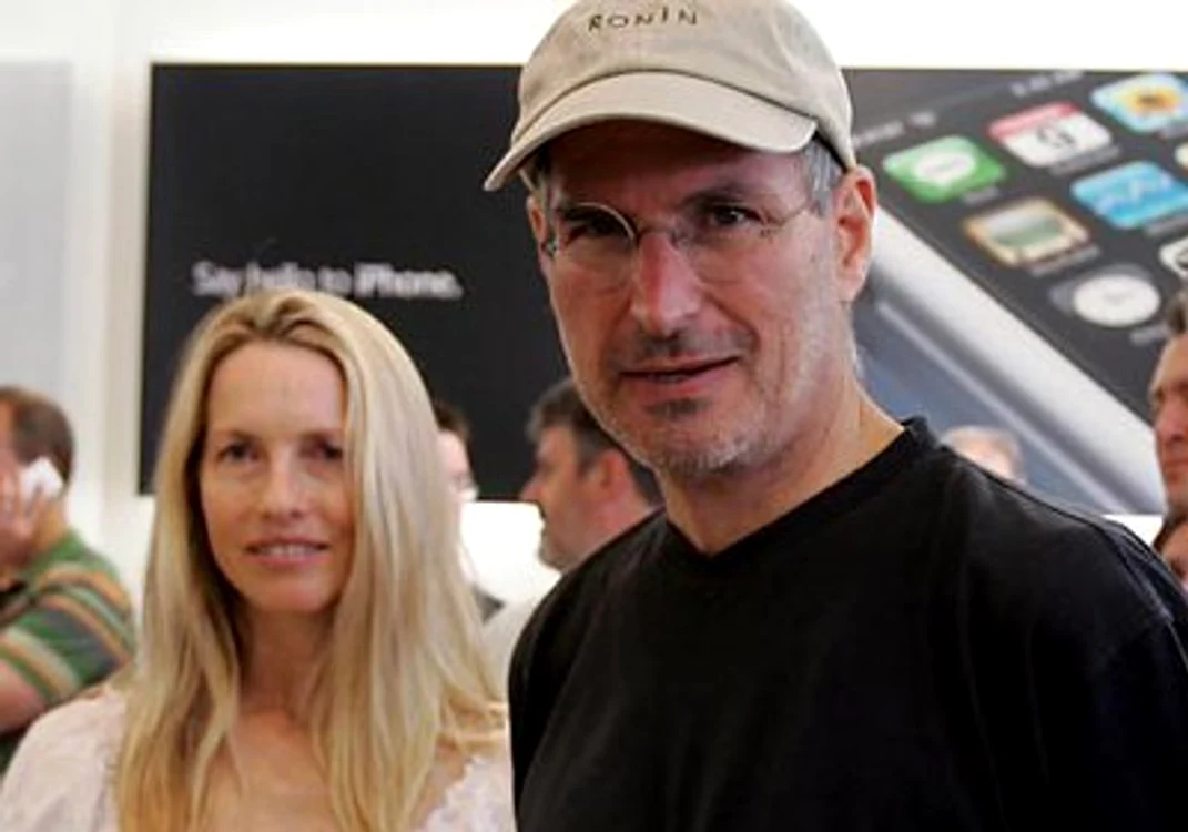  Steve Jobs şi soţia sa