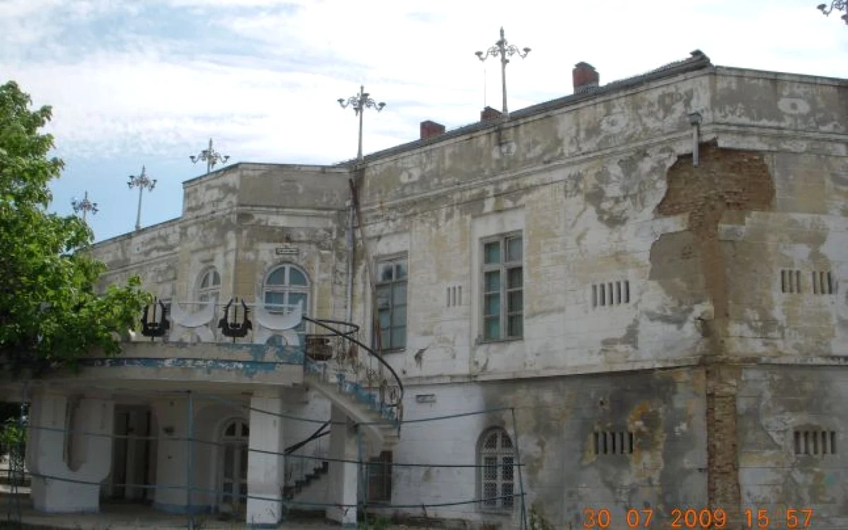 Monumentul istoric este lăsat în paragină. Foto: Adevărul