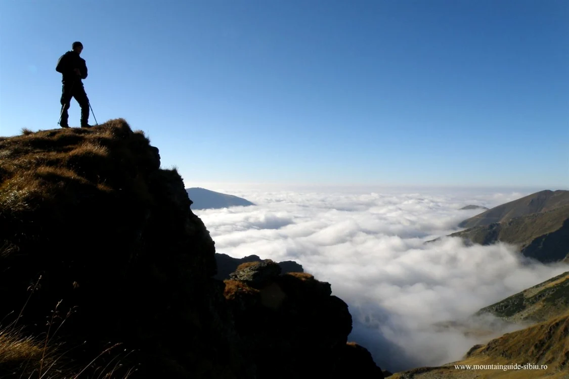 Munţii Făgăraş sunt renumiţi pentru perisajele extraordinare. FOTOwww.mountainguide-sibiu.ro