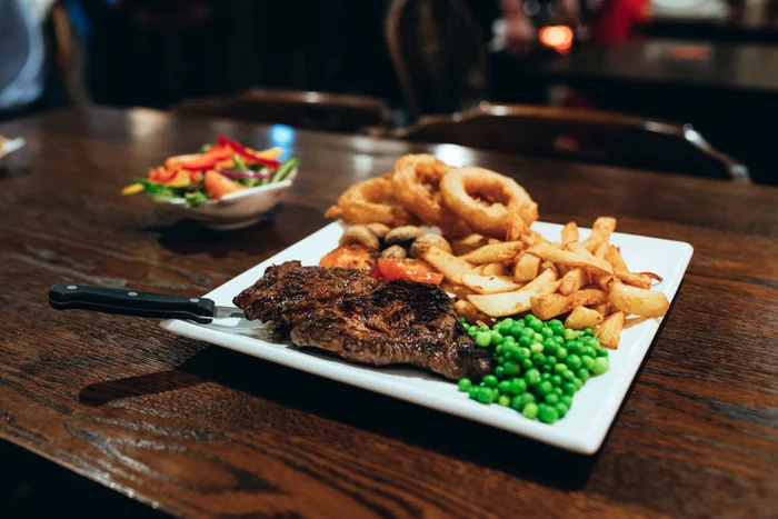 
    Alimentele au timpi diferiţi de digerare, de aceea nu trebuie amestecate FOTO Shutterstock  clickpentrufemei.ro  