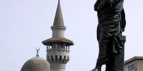 statuia lui ovidiu constanta