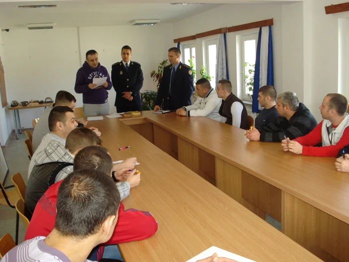 Fiecare din cei 20 de deţinuţi au recitat poezii FOTO:adevarul