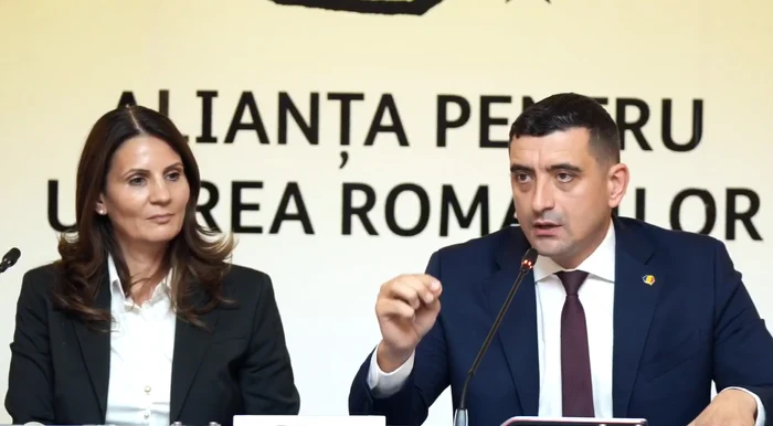 Prezentatoarea de la Realitatea Plus, Anca Alexandrescu, și George Simion/FOTO: Captură video