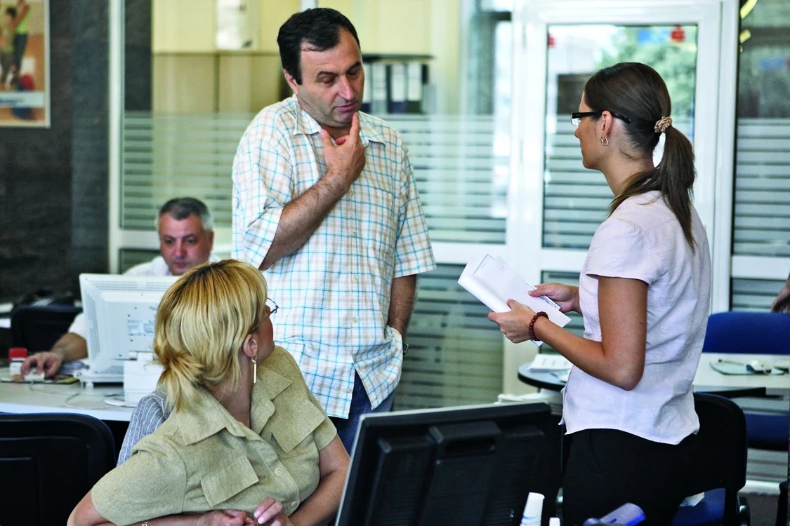 Aplicarea schemei fiscale pentru restructurarea creditelor presupune, în final, costuri mai mari pentru datornic, dar şi birocraţie FOTO Adevărul