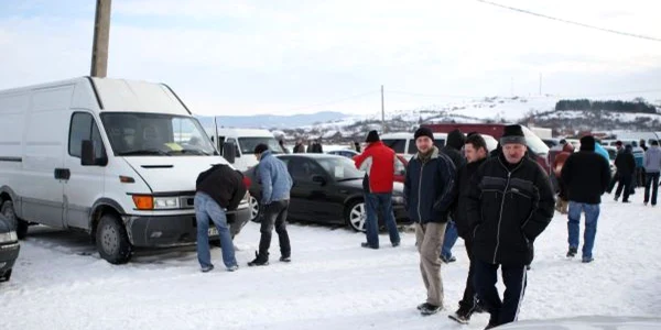 Vânzătorii de maşini au oferte pentru toate buzunarele Foto: Bogdan Crăciun