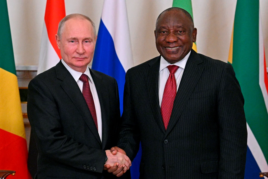 Vladimir Putin și Cyril Ramaphosa, președintele Africii de Sud  FOTO Profimedia