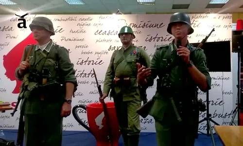 Demonstrație la Bookfest: cum arăta echipamentul trupelor din cel de Al Doilea Război Mondial / VIDEO jpeg