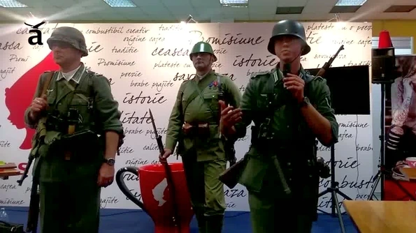 Demonstrație la Bookfest: cum arăta echipamentul trupelor din cel de Al Doilea Război Mondial / VIDEO jpeg