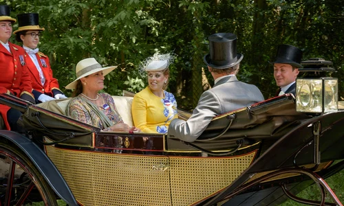 Prințesa Zahra Aga Khan cu Prințesa Beatrice   profimedia 1012650303 jpg