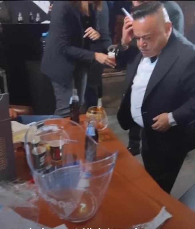Minune și trupa, cu coniacul la filmările pentru Protevelion sursa TikTok 