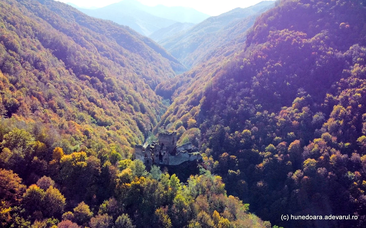 Castelul Colț din Hunedoara. Foto: Daniel Guță. ADEVĂRUL