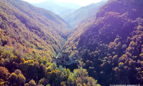 Cetatea medievală Colț din Retezat  Foto Daniel Guță jpg