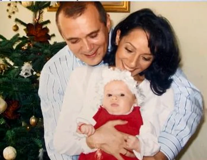 Carmen, Emil și Ana, o familie fericită