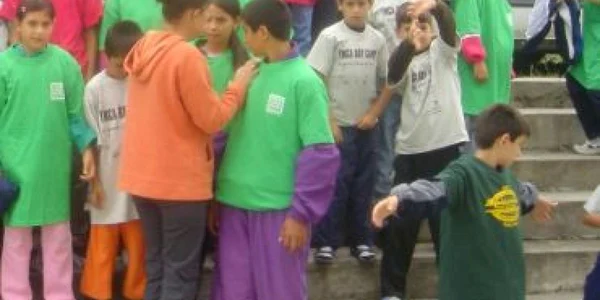 Reşiţa: Copiii învaţă să gătească şi să picteze la Ramna