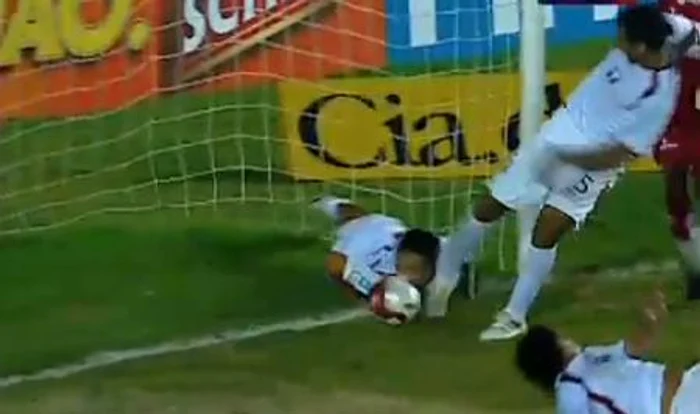 
    Acesta este momentul impactului  