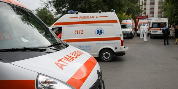 Coada de ambulante la spitalul Universitar de Urgenta Bucuresti FOTO Inquam Photos / Octav Ganea