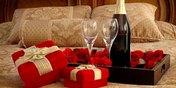 Doamnele şi domnişoarele îşi doresc de Sfântul Valentin să aibă parte de surpize