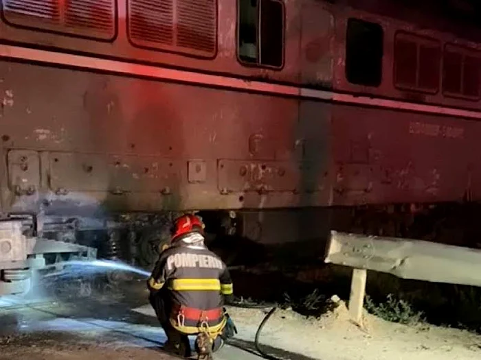 Locomotiva care a luat foc, în Bihor Foto: Facebook