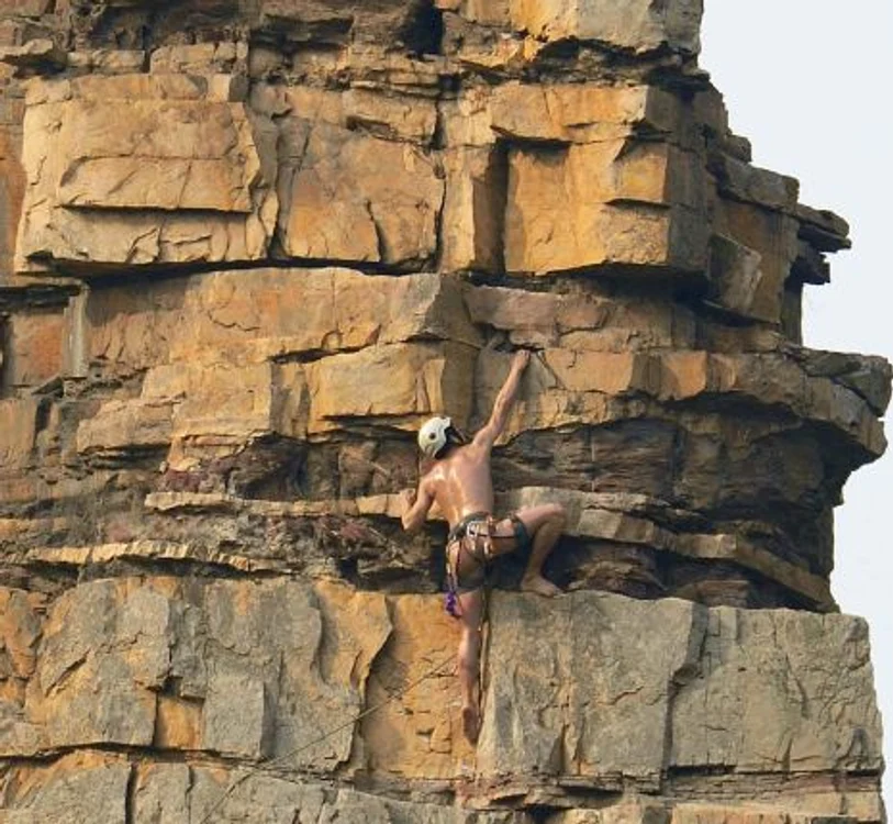 Face alpinism în pielea goală (Foto: reuters)