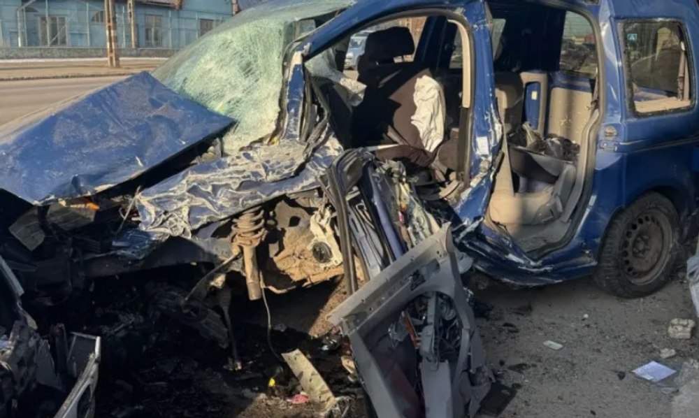 O tânără mamă a murit în urma unui accident cumplit, provocat de un tânăr de 19 ani, în Câmpia Turzii