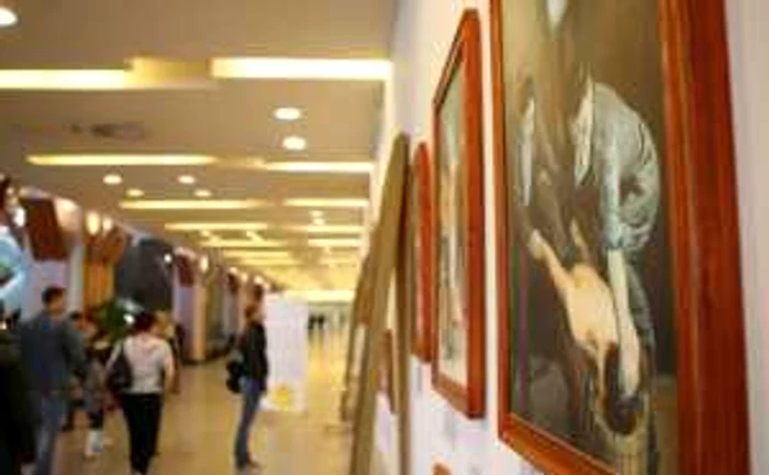 Expoziţia de pictură a avut succes în toată lumea