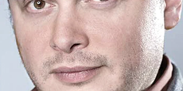 Cătălin Dorian Florescu propune publicului o lansare inedită