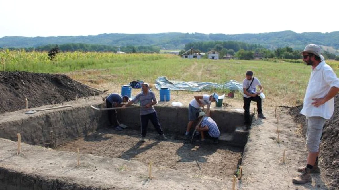Unul dintre cele mai vechi obiecte din metal din România a fost descoperit într un sit arheologic din Gorj  jpeg
