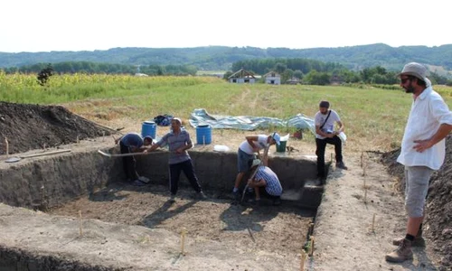 Unul dintre cele mai vechi obiecte din metal din România a fost descoperit într un sit arheologic din Gorj  jpeg