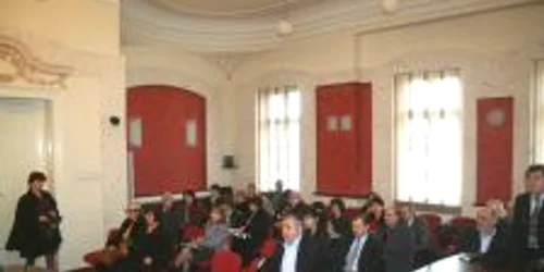 Directorii la şedinţa de la primărie