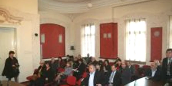 Directorii la şedinţa de la primărie