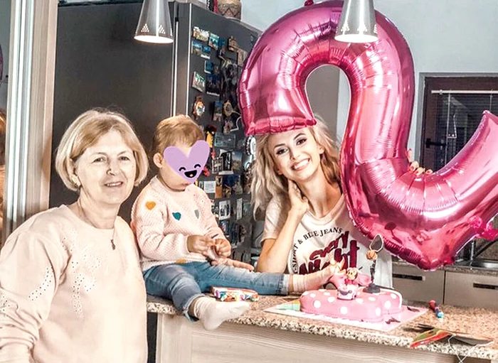Violeta Bălan are grijă şi de Ella, nepoata ei cea mare