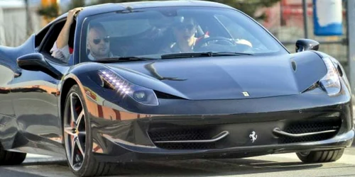 Una dintre maşinile Ferrari recent înmatriculate îi aparţine fotbalistului George Ţucudean   
