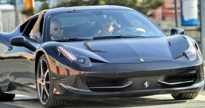 Una dintre maşinile Ferrari recent înmatriculate îi aparţine fotbalistului George Ţucudean