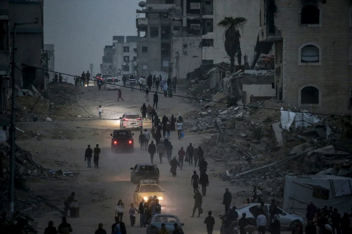 Palestinienii se evacuează din nordul Fâșiei Gaza în urma ordinelor Israelului FOTO EPA-EFE