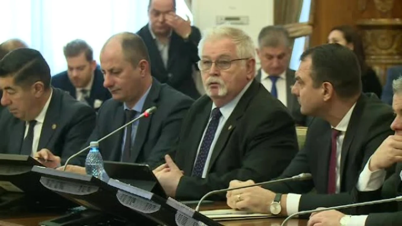 Anton Anton (foto mijloc), actualul ministru al Energiei