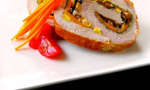 rulada de carne cu porumb Fotolia 11667547 Subscription L jpeg