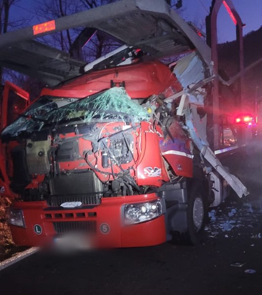 Nebunie pe șosele, înainte de Crăciun. Accident mortal pe DN1, coadă de 30 km pe Valea Oltului FOTO VIDEO
