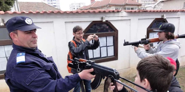 Pentru scurtă vreme, unii s-au crezut Chuck Norris...