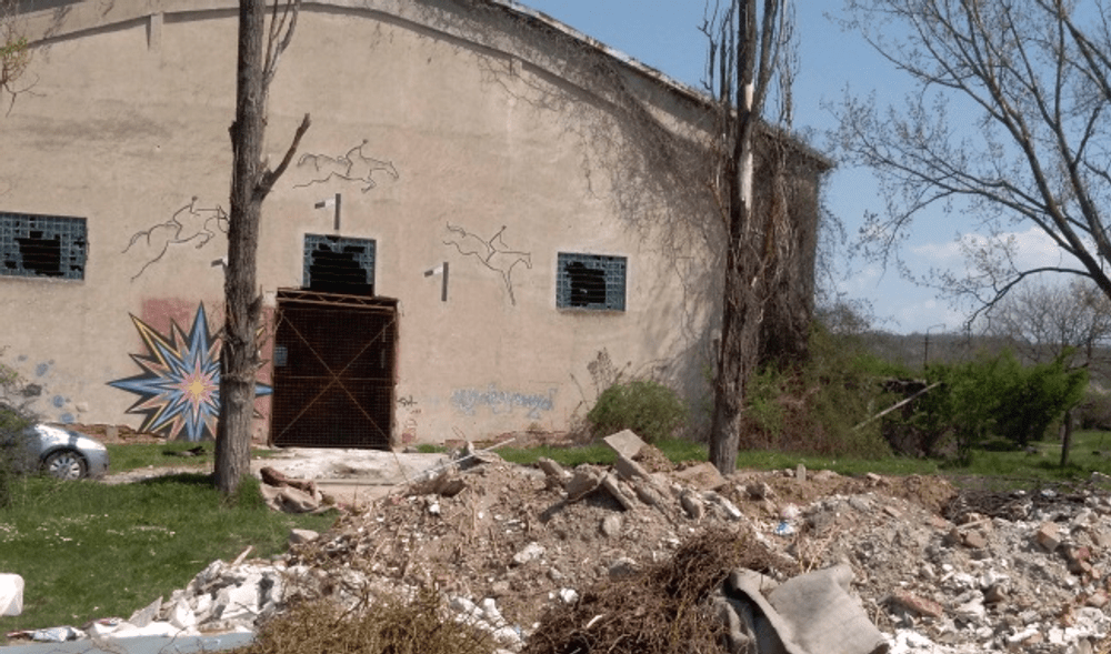 Fostul Hipodrom din Lugoj, aflat în paragină, se va transforma într-o sală de gimnastică modernă