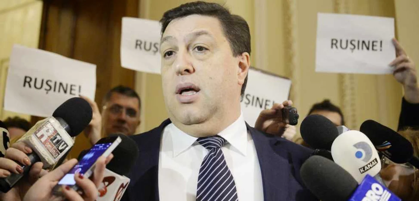 Senatorul Şerban Nicolae, unul din marii critici ai DNA şi ai serviciilor secrete, a devenit membru al Comisiei de control a activităţii SIE. FOTO Inquam Photos