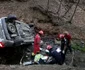 Noi imagini de la accidentul de pe Cozia - Vâlcea unde o maşină în care erau patru copii a căzut într-o râpă 150 de metri Foto Adevărul - credit Ciprian Soare