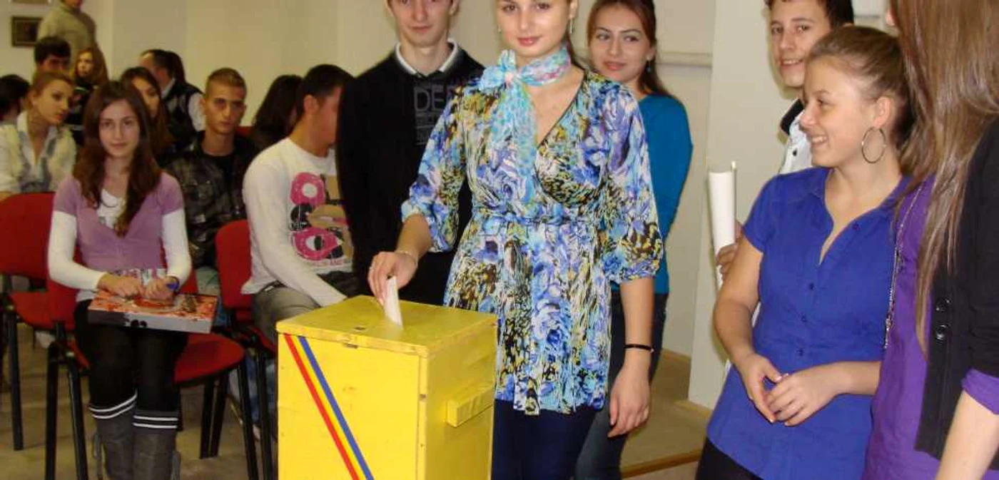 Liceeni din tot judetul au venit sa-si aleaga presedintele Consiliului Judetean al Elevilor