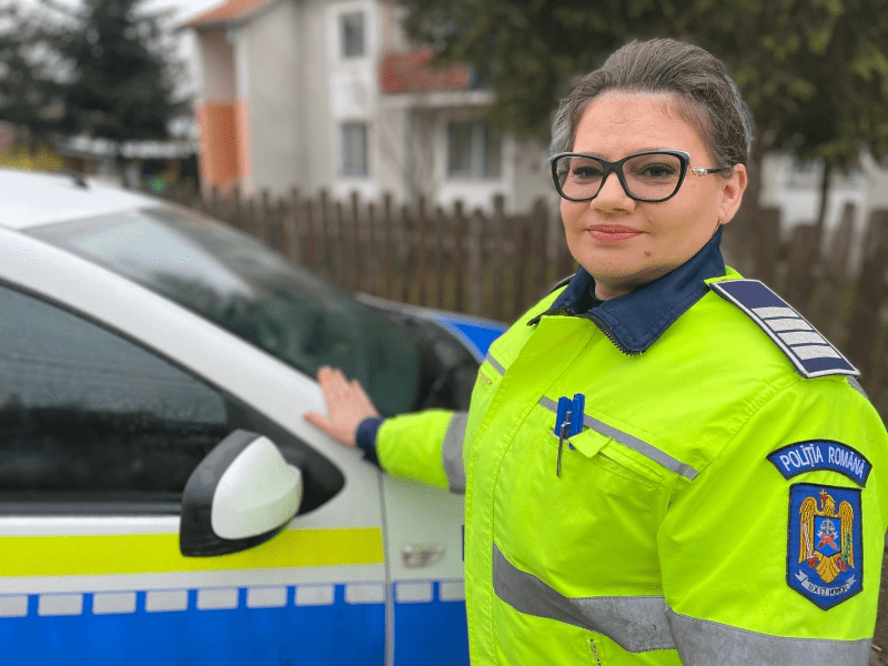 Polițista căreia i se zice „doamna profesoară“. De 18 ani face serviciu doar pe stradă. „Omul dă valoare uniformei“