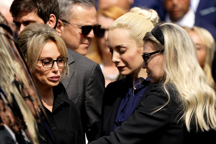 Marina Berlusconi, Marta Fascina și Barbara Berlusconi, la înmormântarea lui Berlusconi
