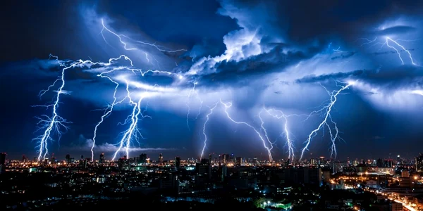 furtuna fulgere meteo vreme FOTO Shutterstock