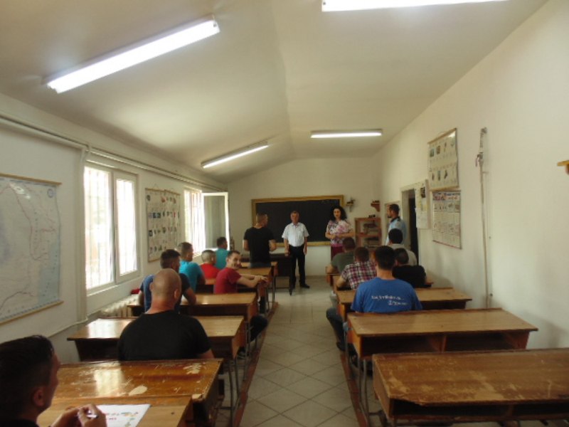 Aberație în Educație. Burse de merit școlare pentru patru deținuți care studiază la gimnaziu în Penitenciarul Aiud 