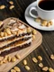 Tort cu crema de branza, caramel si alune  Sursa foto shutterstock 2174052631 jpg